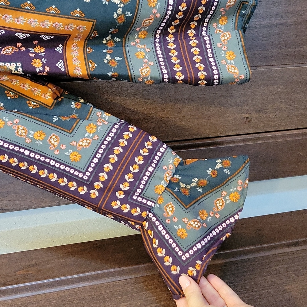 Patterned Blouse - Picture 3 of 3